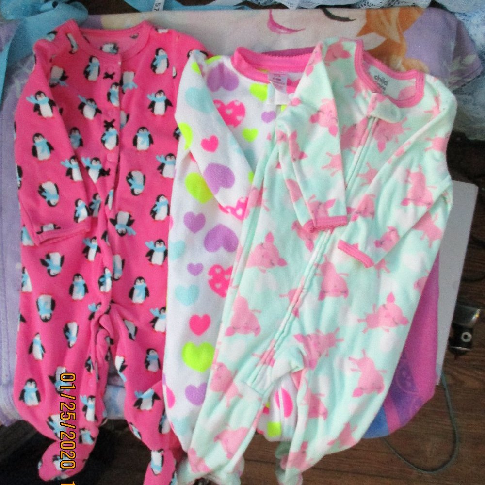 3 BLANKET SLEEPERS. GIRLS.6-9 MONTHS.EXC.